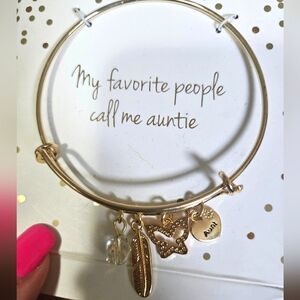 NEW 'My favorite people call me Auntie' bracelet with four charms